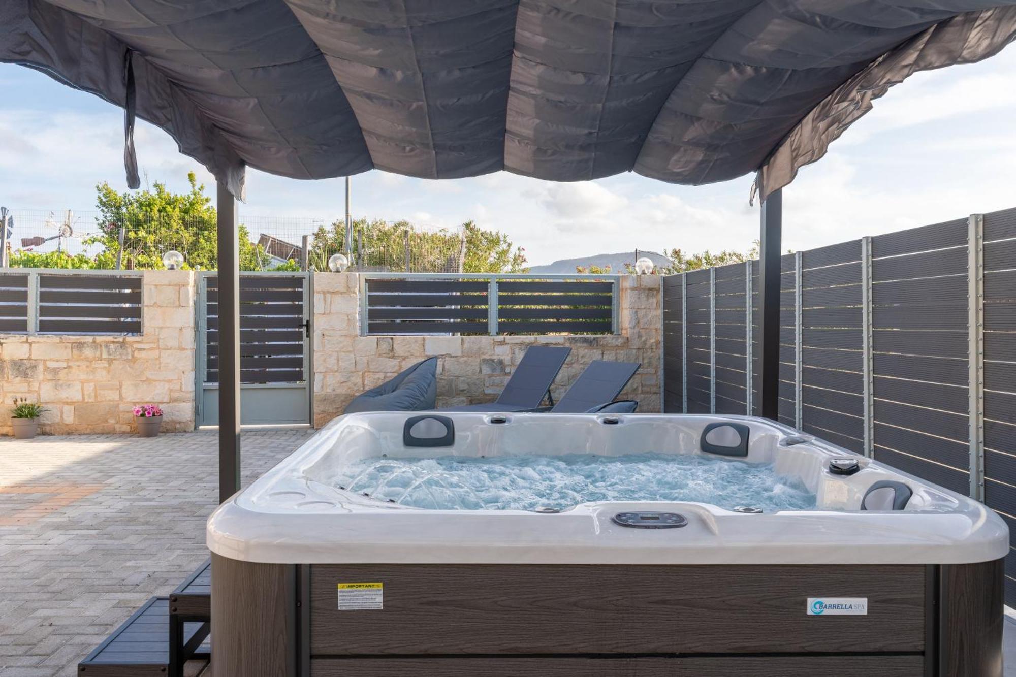 Md Residence Near The Beach W Bbq And Private Parking Hersonissos  Exterior photo